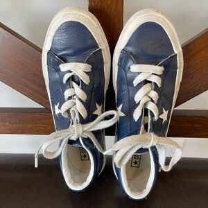 Converse All Star leather Chuck Taylor shoe unisex youth 2.5